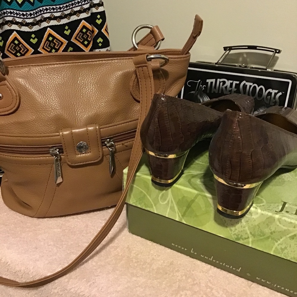 J. Renee, new condition, crocodile print, beautiful! - Picture 2 of 3